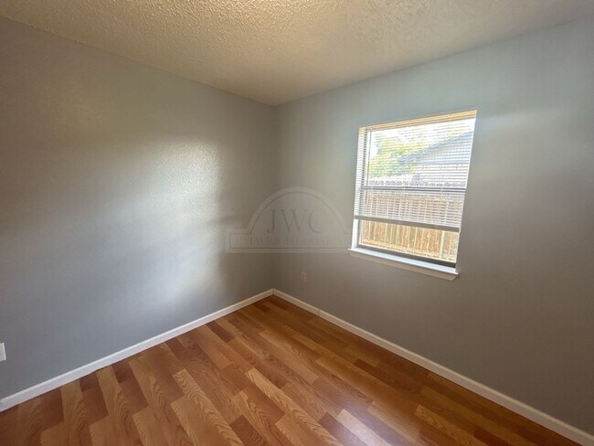 Building Photo - 2011 Windward Dr