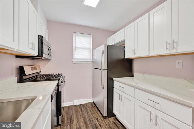 Building Photo - 4411 Falls Bridge Dr