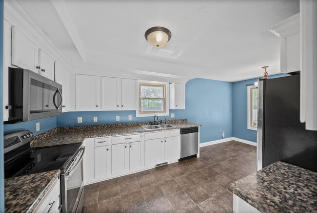 Building Photo - 3469 Bradfield Dr