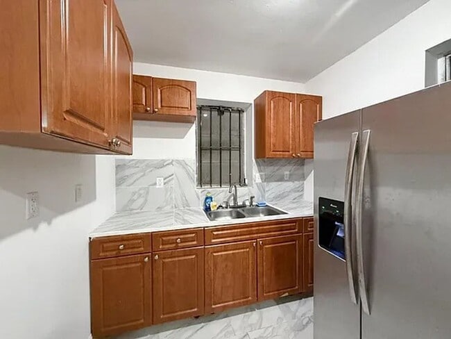 Building Photo - Renovated Shared Living: Private Unfurnished Room | Low Monthly Costs