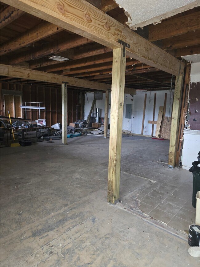 Building Photo - 3619 Reed Rd