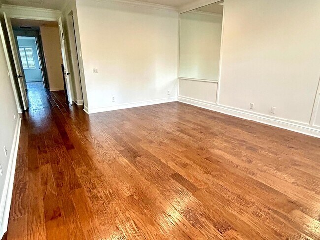 Building Photo - 2024 Foxtail View Ct