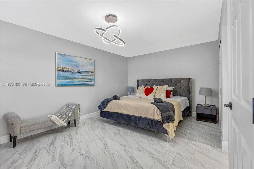 Building Photo - 6600 NE 20th Way