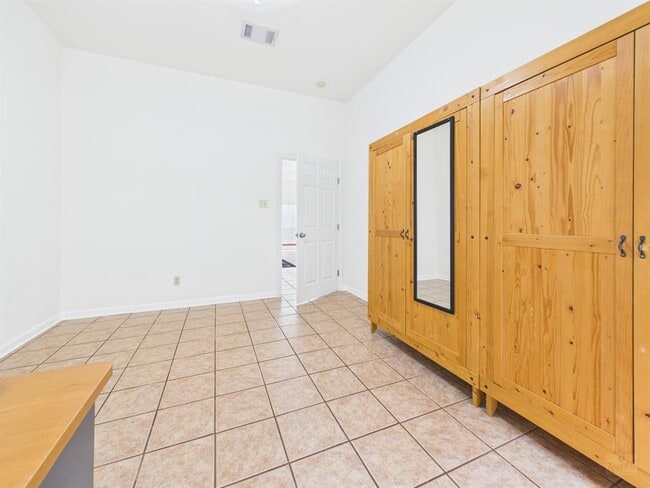 Building Photo - 109 W 38th St