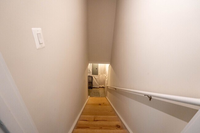Building Photo - Wonderful Rental in Village Oaks Community