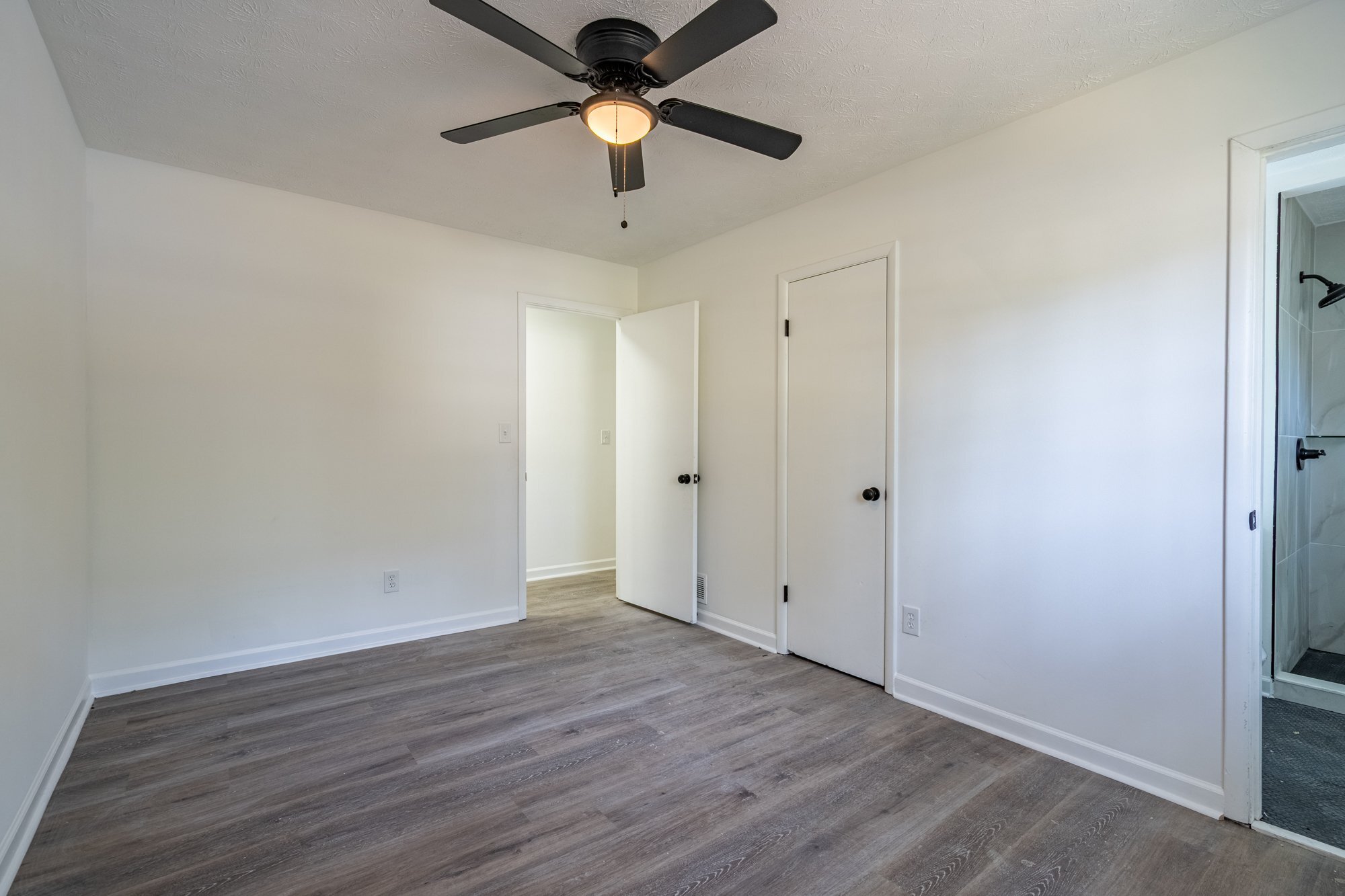 Building Photo - 6310 Thornhedge Dr