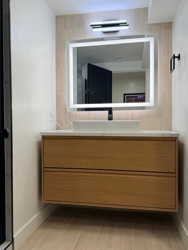 Building Photo - 11692 S Halls Crk Rd