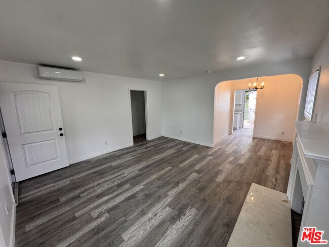 Building Photo - 3260 Oregon Ave