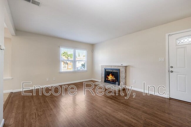 Building Photo - 6135 Chadwick Ave