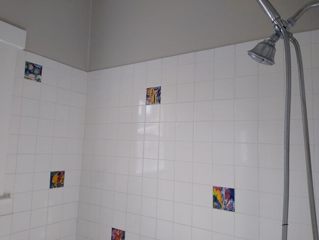 Building Photo - DU Charming 1920's Bungalow 2 Beds 1 Bath  Available Now