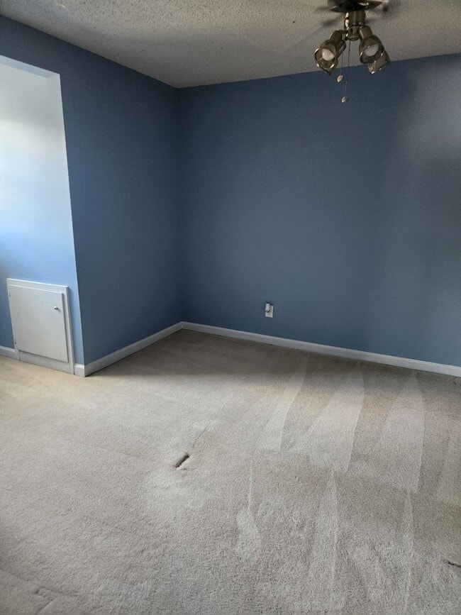 Building Photo - Beautiful 3-Bedroom 2 Bath With a Bonus room