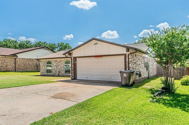 Building Photo - 2608 Nelwin Pl