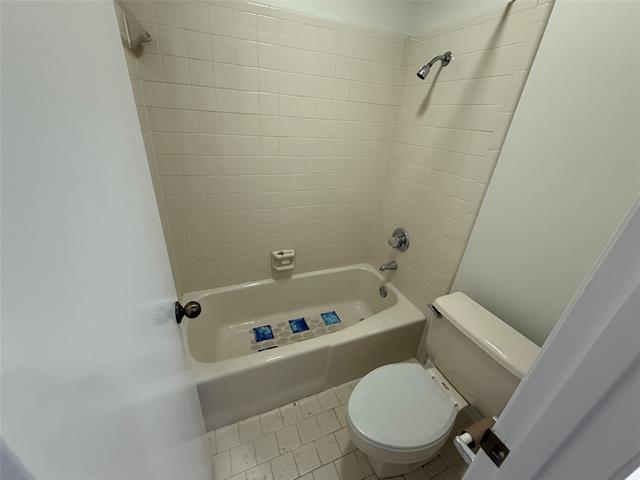Building Photo - 5887 Westhaven Dr