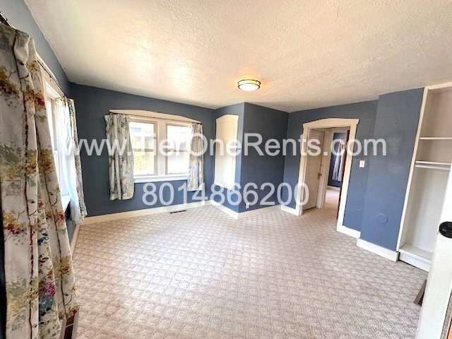 Building Photo - This property offers a NO DEPOSIT option available for qualified renters!