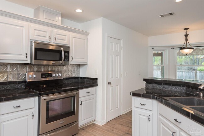 Building Photo - 2008 Southwind Cir