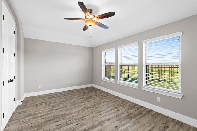 Building Photo - 9707 Highland Pointe Dr