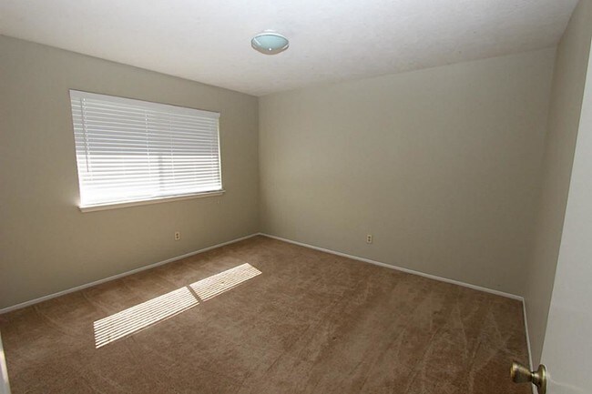 Building Photo - 4330 Maple Cross Dr