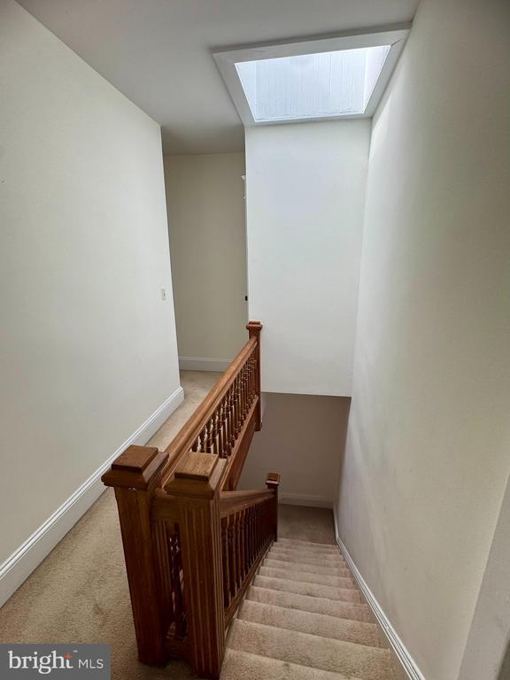 Building Photo - 112 E 3rd St