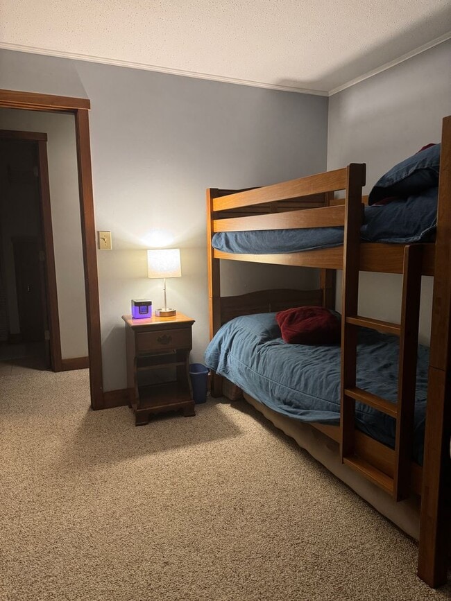 Building Photo - Short Term- 2 bedroom condo in Quechee- Fully Furnished