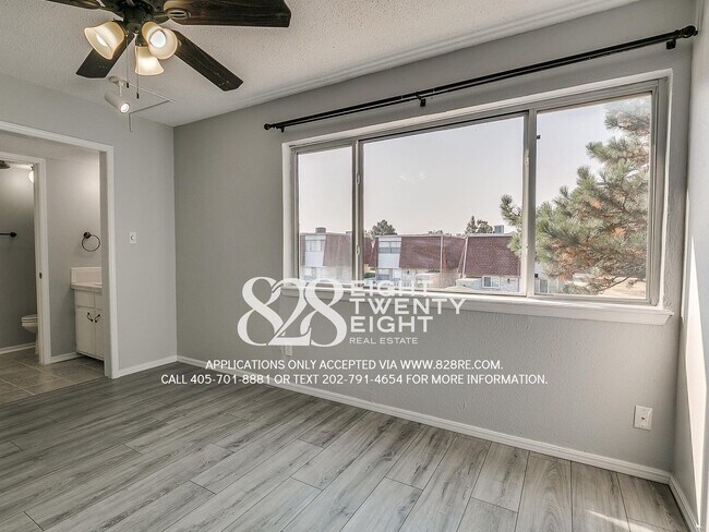 Building Photo - *AVAILABLE NOW!* Spacious 3 Bed/2.5 Bath Condo in East Norman!