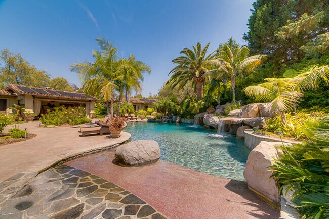 Building Photo - 16889 Camino Lago De Cristal