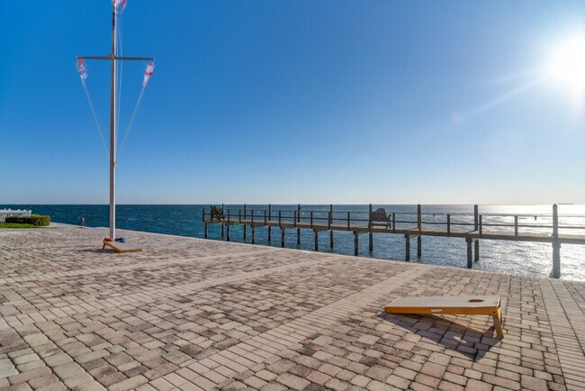 Building Photo - 5172 Coquina Key Dr SE