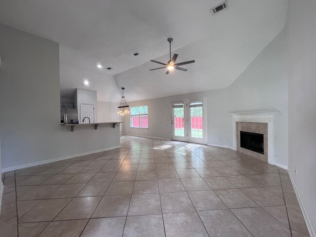 Building Photo - 3 bedroom 2 bath house in Berwick