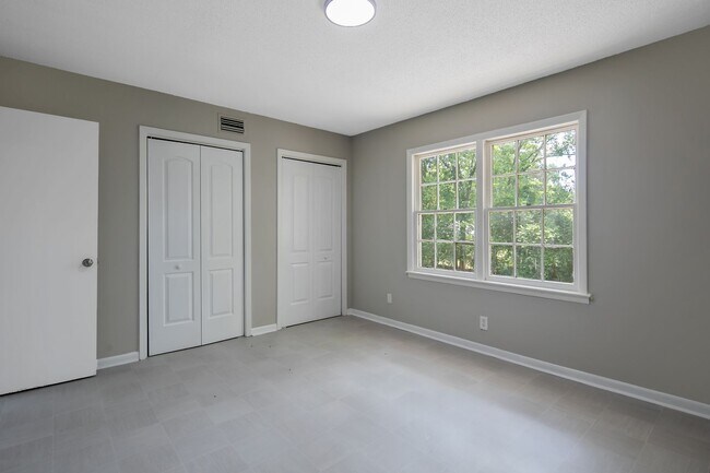 Building Photo - 1608 Fayette Ave