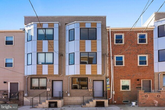 Building Photo - 2154 N Fairhill St