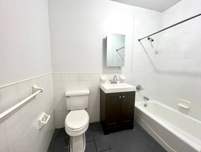 Building Photo - 224 Sackett St