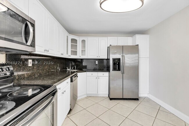Building Photo - 2750 NE 183rd St