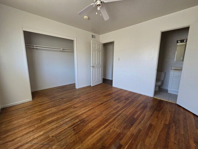 Building Photo - Newly available