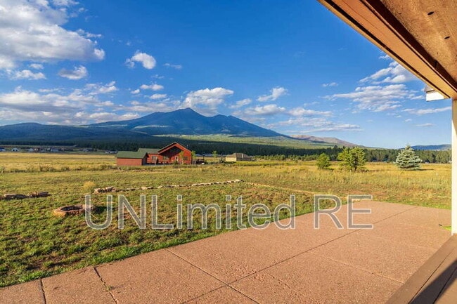 Building Photo - 6600 W Suzette Ln
