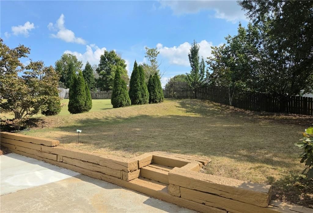 Building Photo - 621 Roxtree Ct NE