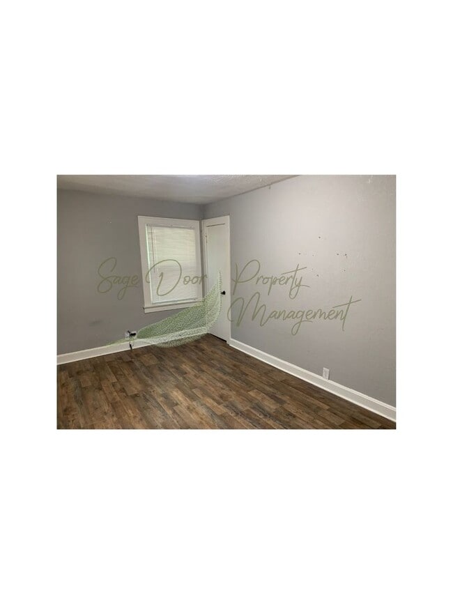 Building Photo - 1 FREE MONTH OF RENT!!!