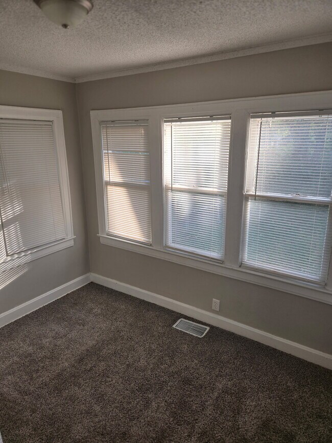 Building Photo - 5529 Michigan Ave