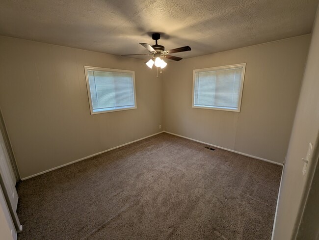 Building Photo - 8632 Neptune Dr