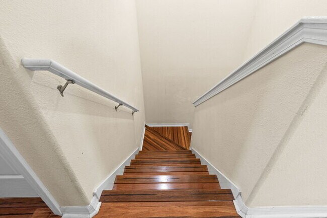 Building Photo - LIKE NEW Town Home For Rent in Wesley Chapel!