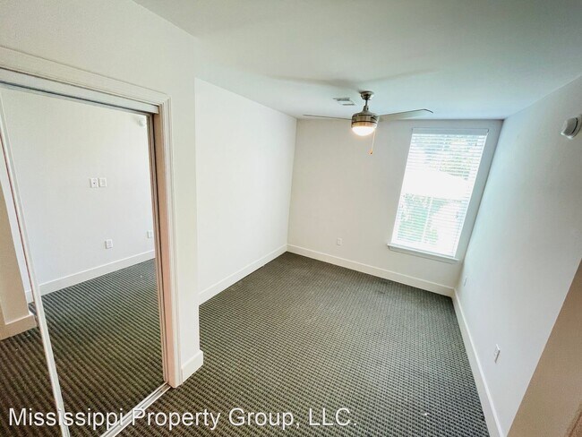 Building Photo - 3 br, 3.5 bath House - 514 Jackson Ave, Un...