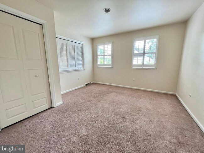 Building Photo - 8620 Trumbauer Dr