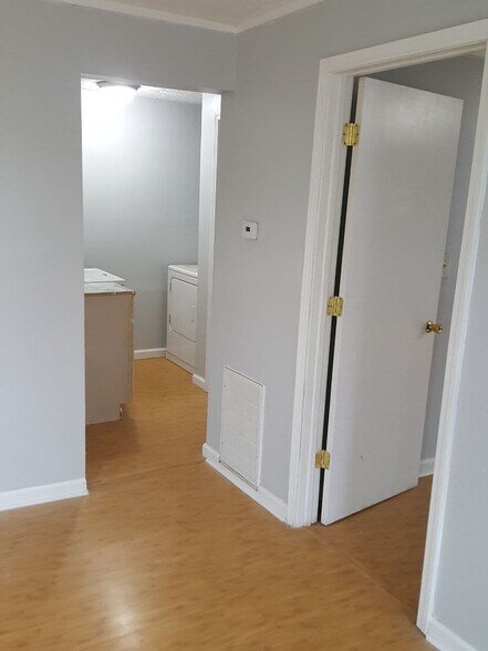 Laundry room - 220 N Blair St