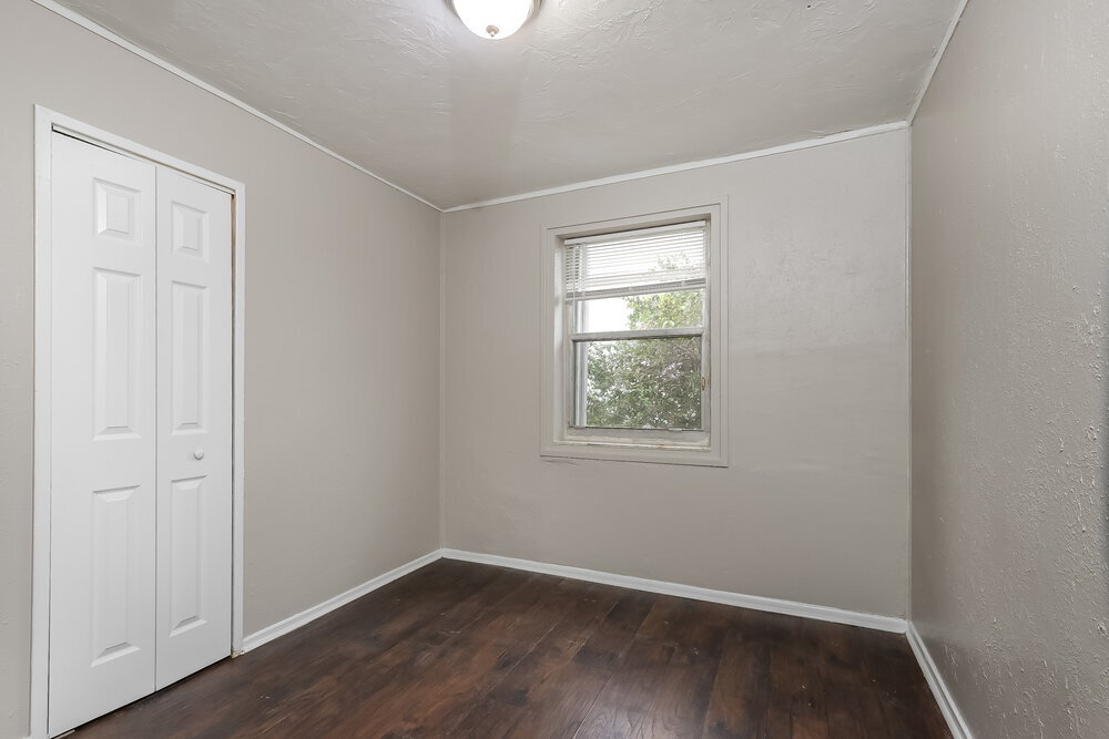 Building Photo - 849 W 5th St