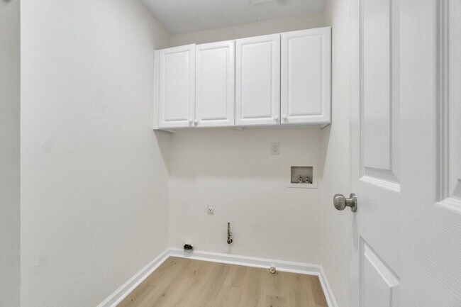 Building Photo - 5350 Oxford Chase Way