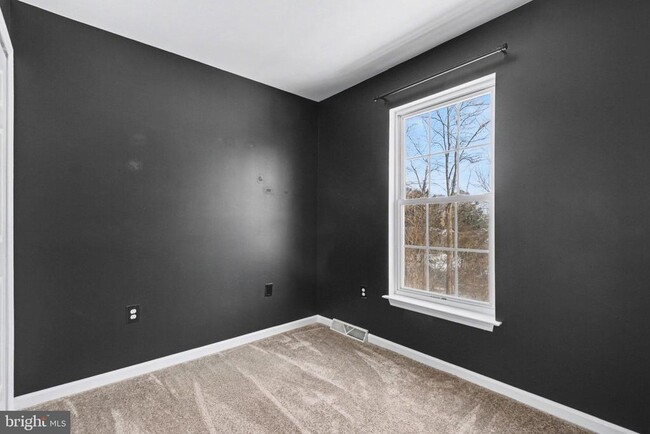 Building Photo - 54 Woodmyre Ln