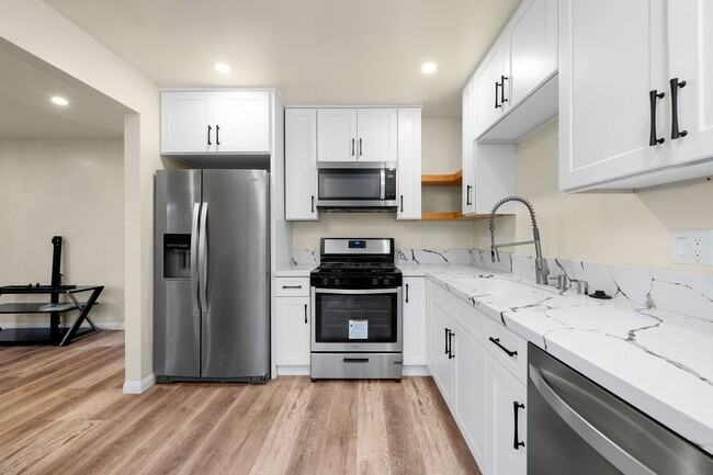 Building Photo - Beautiful newly renovated home available n...