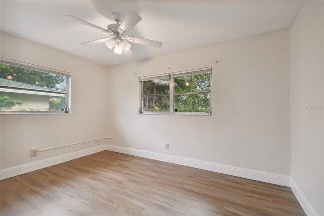 Building Photo - 2111 Lanai Ave