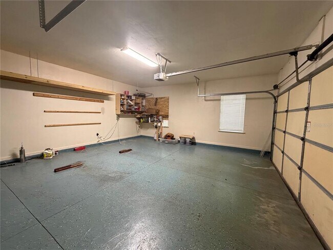 Building Photo - 9717 SW 32nd Ln