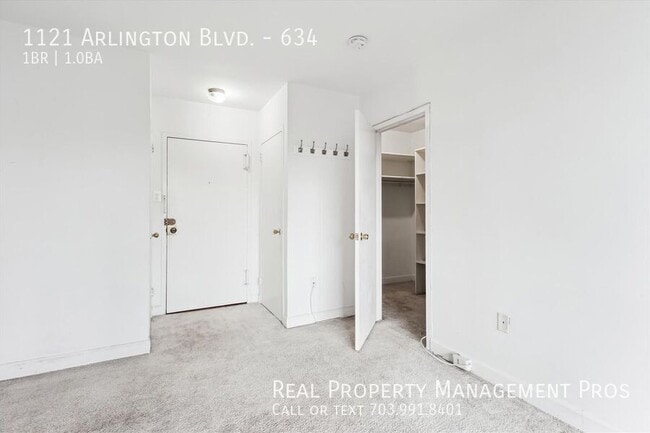 Building Photo - 1121 Arlington Blvd