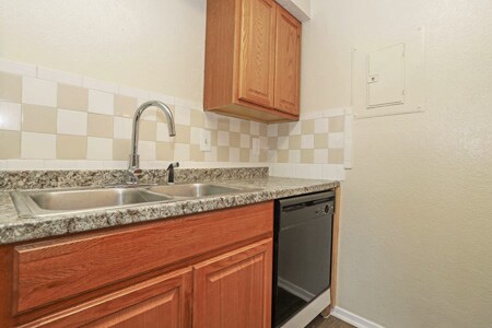 Building Photo - 3240 Bonnie Dr