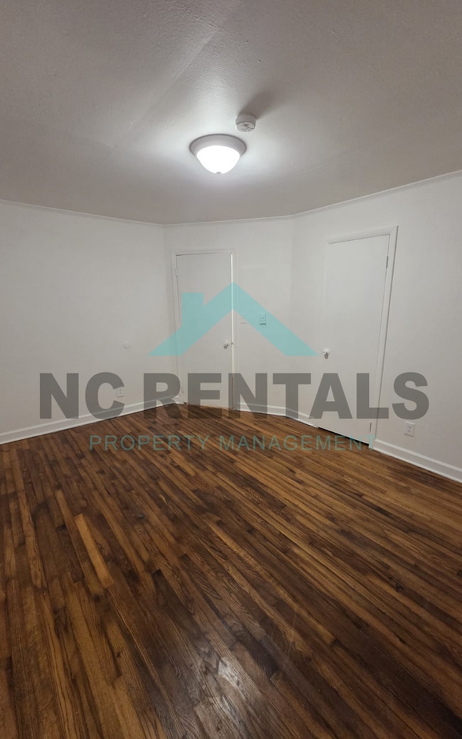 Building Photo - 527 Swain Dr